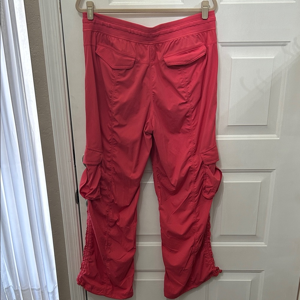 Lululemon Dance Studio Relaxed-Fit Mid-Rise Cargo Pant - Picture 6 of 8